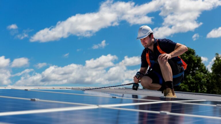 Installation panneau solaire : Les étapes clés pour une mise en place réussie