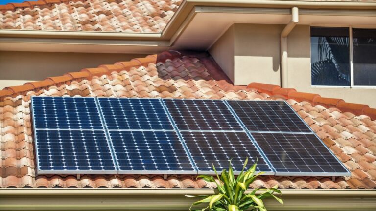 Prix du panneau solaire au m2 : Évaluation des coûts et rentabilité à long terme